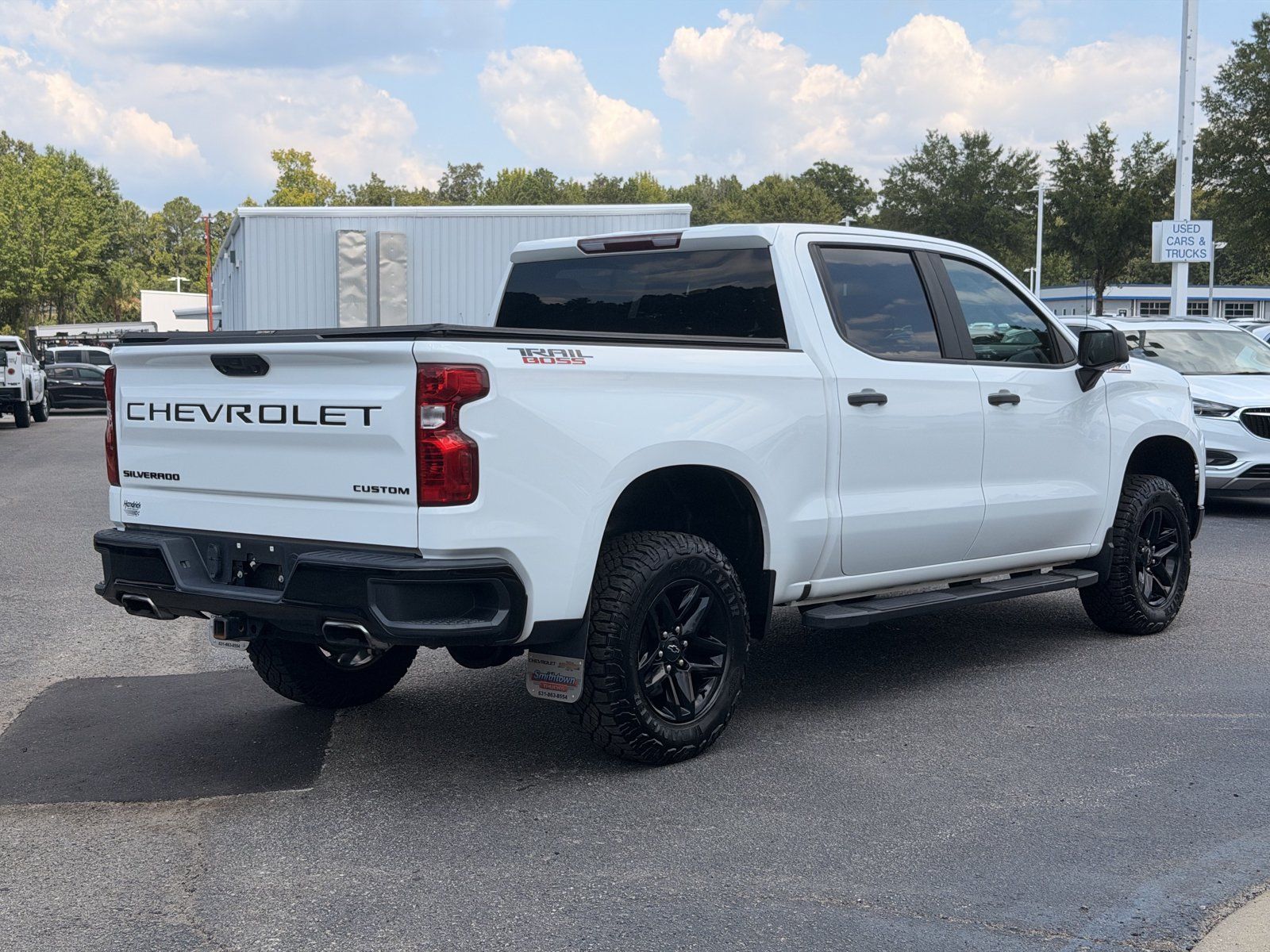 Used 2022 Chevrolet Silverado 1500 Custom Trail Boss w/ LPO, Dark Essentials Package AWD/4WD image 12