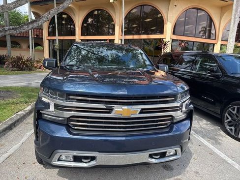 Used 2021 Chevrolet Silverado 1500 High Country image 3
