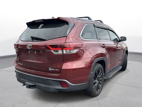 Used 2019 Toyota Highlander SE image 6