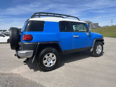 Used 2007 Toyota FJ Cruiser 4WD image 3