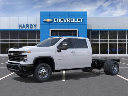 New 2026 Chevrolet Silverado 3500 W/T w/ Snow Plow Prep Package AWD/4WD image 2