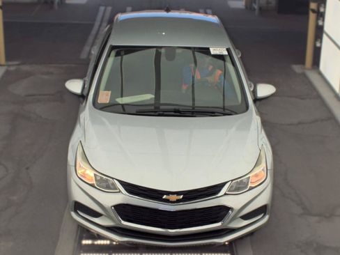 Used 2018 Chevrolet Cruze LS FWD image 2