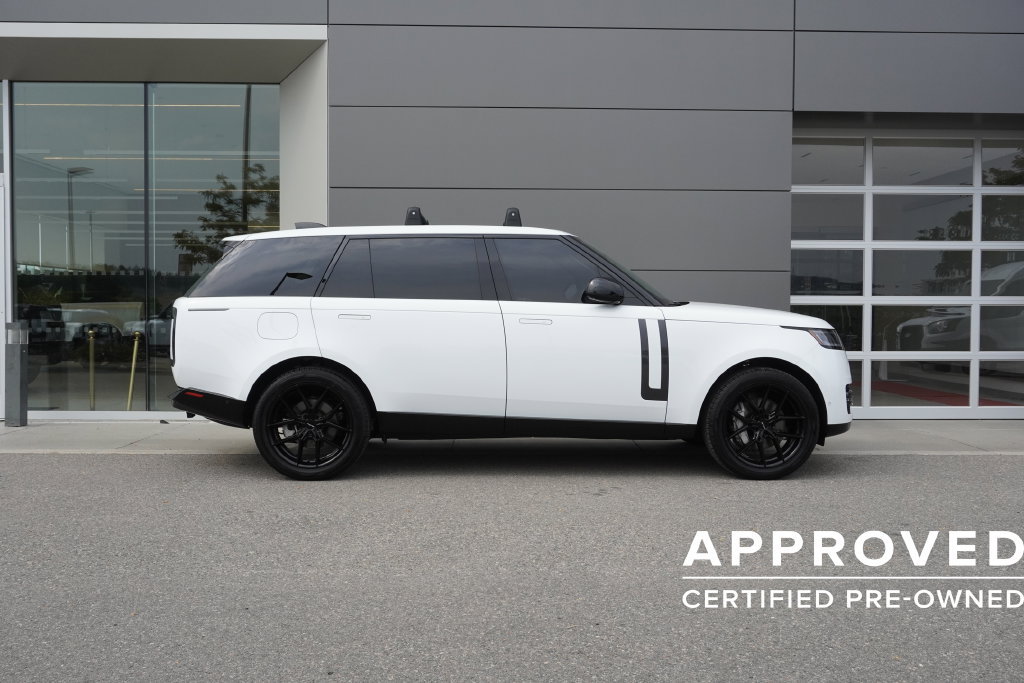 Used 2025 Land Rover Range Rover Long Wheelbase SE AWD/4WD image 7