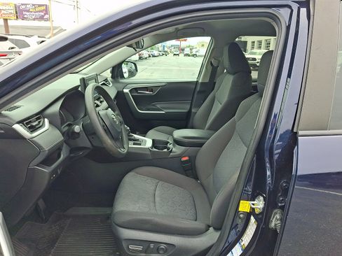 Used 2021 Toyota RAV4 XLE AWD/4WD image 13