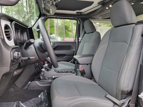 Certified 2025 Jeep Wrangler Sport AWD/4WD image 20
