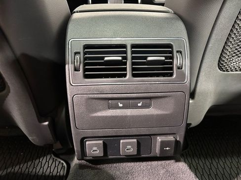 Used 2024 Jaguar XF R-Dynamic SE image 12