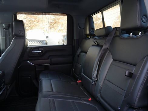 Used 2023 GMC Sierra 3500 Denali w/ Denali Ultimate Package image 28