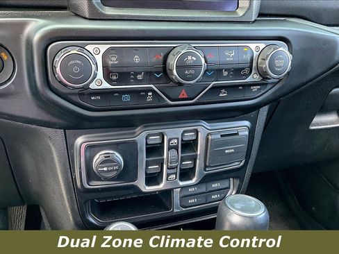 Used 2022 Jeep Wrangler Unlimited Sahara w/ Cold Weather Group AWD/4WD image 15