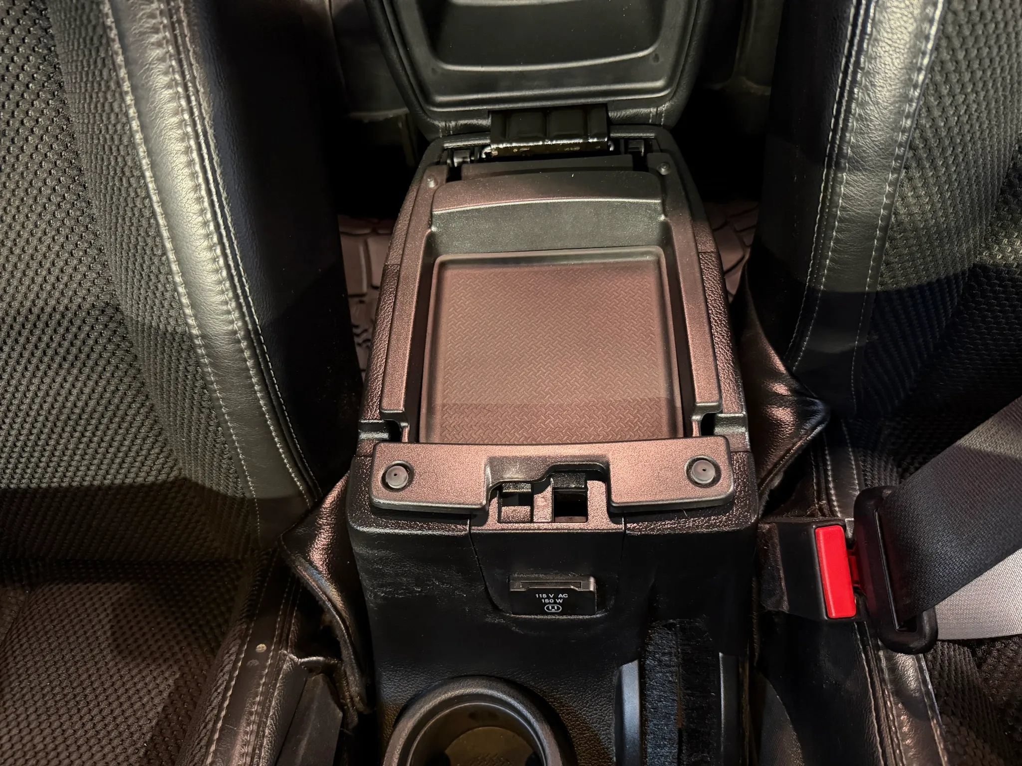 Used 2017 Jeep Wrangler Unlimited Sahara AWD/4WD image 24