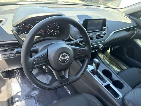 Used 2024 Nissan Altima 2.5 S FWD image 15