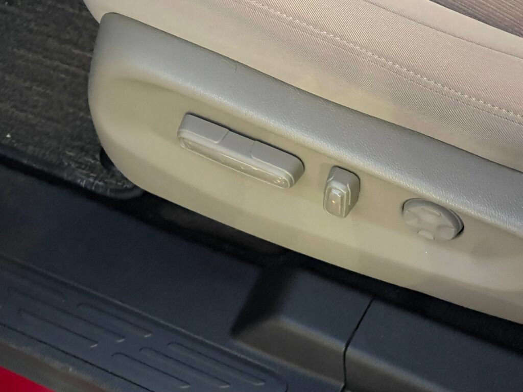 Certified 2024 Honda Odyssey EX image 8