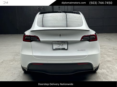 Used 2022 Tesla Model Y Performance image 5