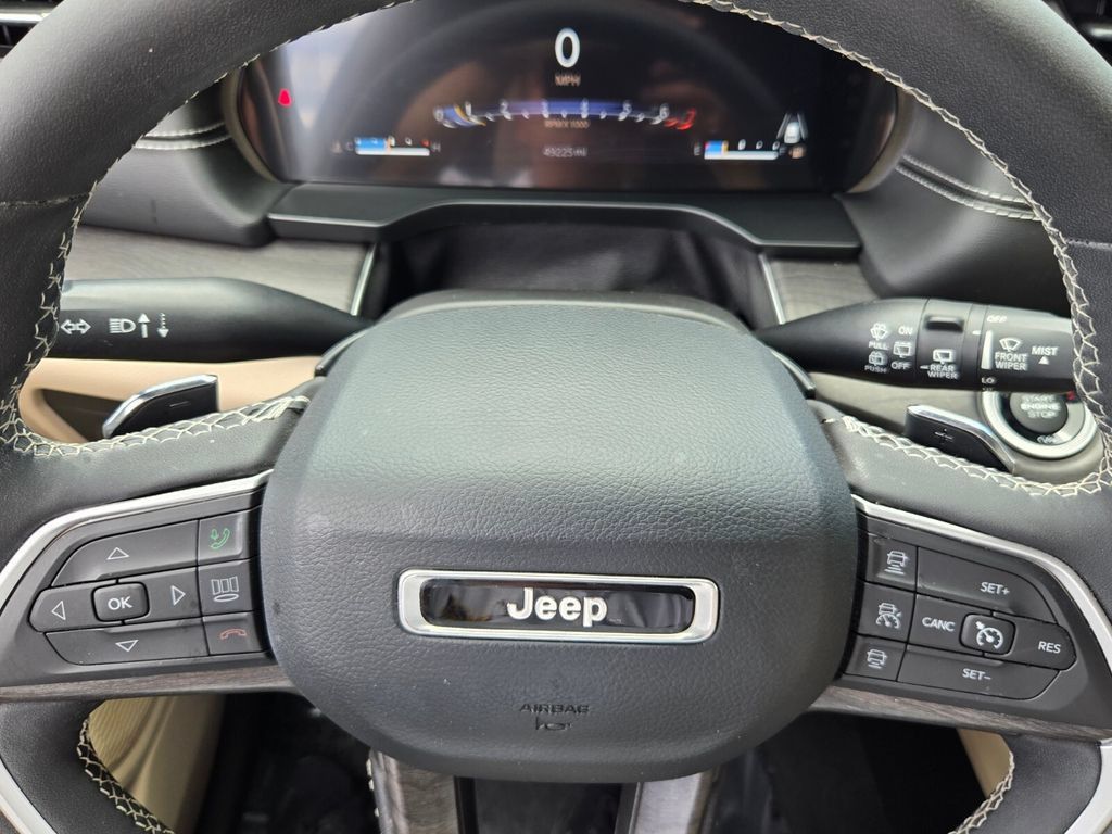 Used 2023 Jeep Grand Cherokee L Limited w/ Luxury Tech Group II RWD image 26