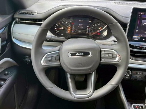 Certified 2025 Jeep Compass Limited AWD/4WD image 14