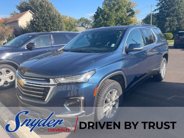 Used 2023 Chevrolet Traverse LT FWD image 1