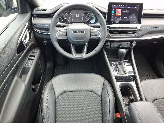 Used 2026 Jeep Compass Latitude w/ Quick Order Package 29K AWD/4WD image 3