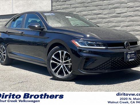 Used 2025 Volkswagen Jetta Sport FWD image 1