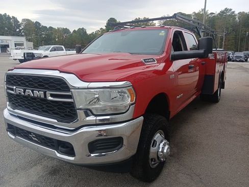 Used 2019 RAM 3500 Tradesman w/ Chrome Appearance Group image 10