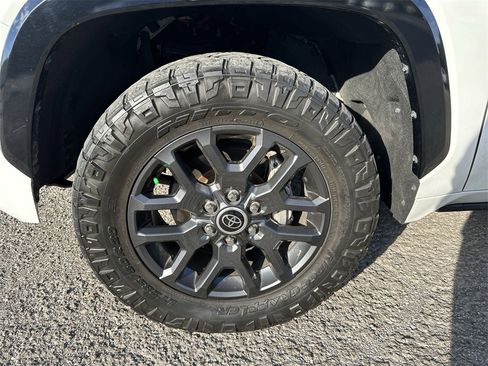 Used 2022 Toyota Tundra Platinum image 10
