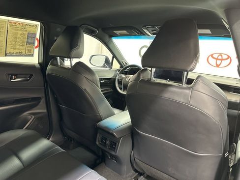 Used 2024 Toyota Venza Limited image 16