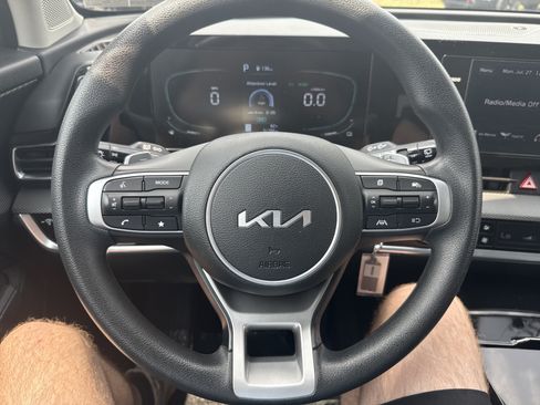 Used 2023 Kia Sportage LX AWD/4WD image 21