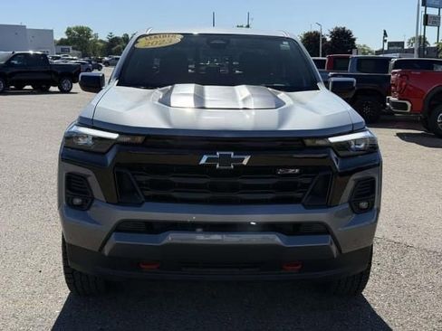Used 2023 Chevrolet Colorado Z71 w/ Z71 Convenience Package 2 AWD/4WD image 3