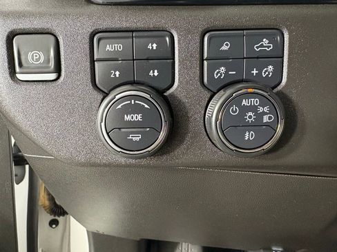 Used 2024 Chevrolet Silverado 1500 High Country w/ High Country Premium Package image 30