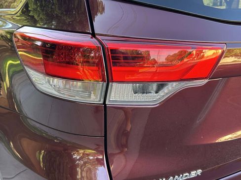 Used 2019 Toyota Highlander XLE image 47