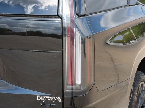 New 2026 Cadillac Escalade Platinum Sport w/ LPO, ONYX Package image 23