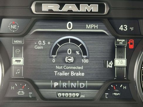 Used 2024 RAM 2500 Big Horn w/ Safety Group image 24