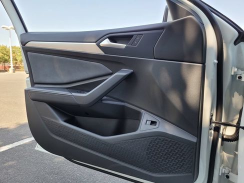 New 2026 Volkswagen Jetta SE FWD image 24