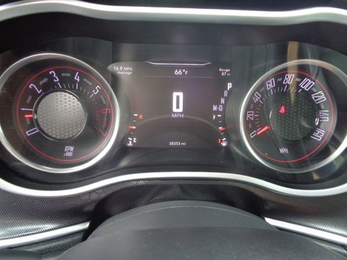 Used 2018 Dodge Challenger R/T Plus image 27