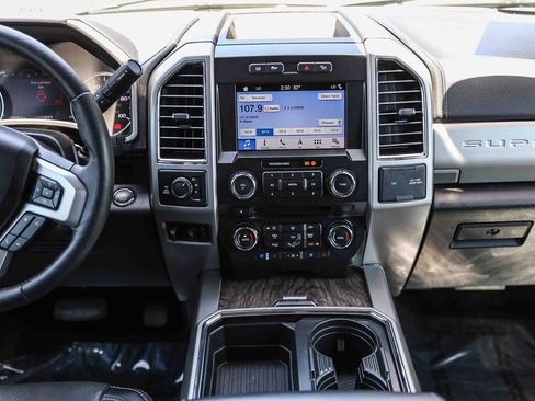 Used 2018 Ford F250 Lariat w/ Lariat Ultimate Package AWD/4WD image 13