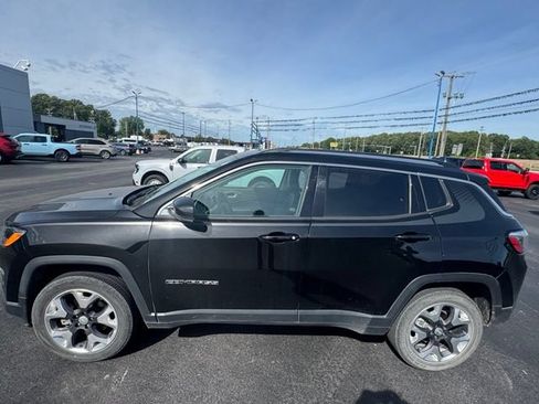 Used 2018 Jeep Compass Limited w/ Navigation Group AWD/4WD image 2