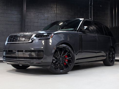 Used 2024 Land Rover Range Rover SV AWD/4WD image 4