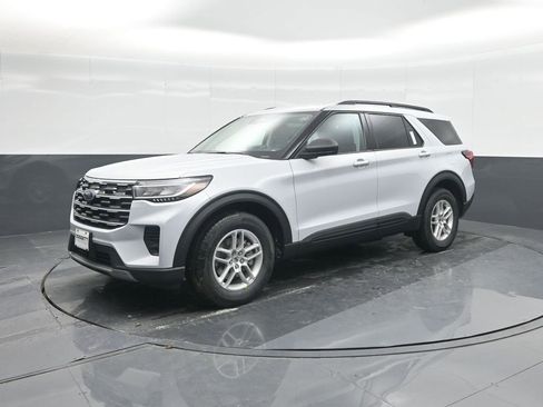 New 2026 Ford Explorer Active image 32