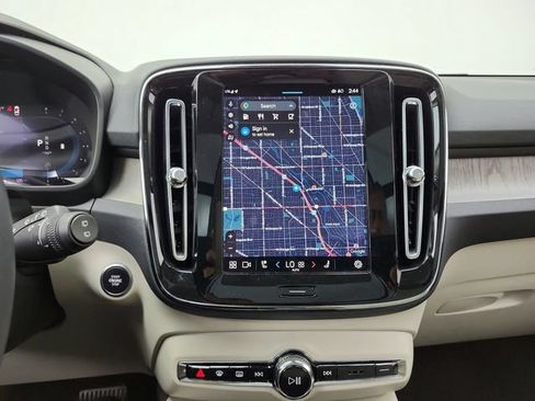 Used 2024 Volvo XC40 B5 Plus w/ Protection Package Premier AWD/4WD image 23