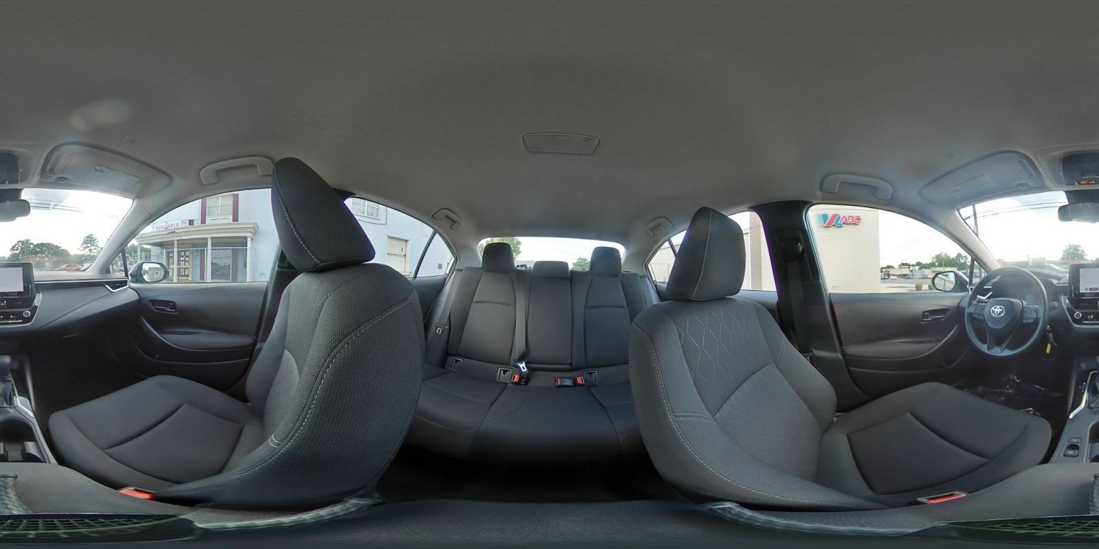 Used 2025 Toyota Corolla LE FWD image 39