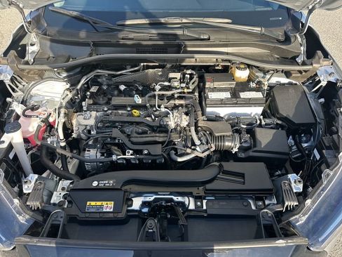 Used 2025 Toyota Corolla Cross LE image 31