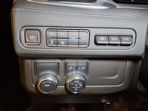 Used 2022 GMC Yukon Denali image 12