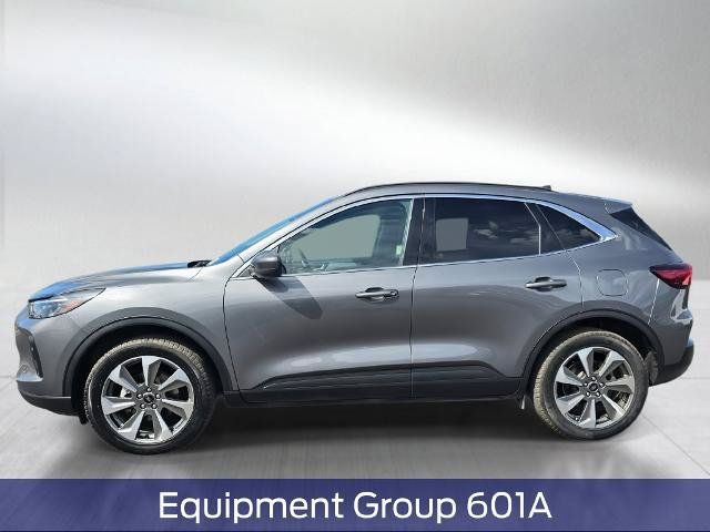 Certified 2025 Ford Escape Platinum AWD/4WD image 3