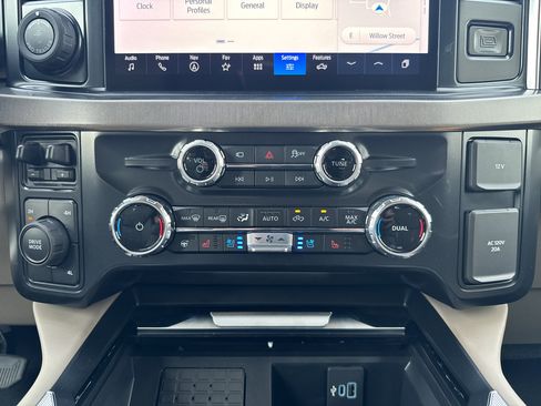 New 2025 Ford F350 Platinum w/ Platinum Plus Package image 22