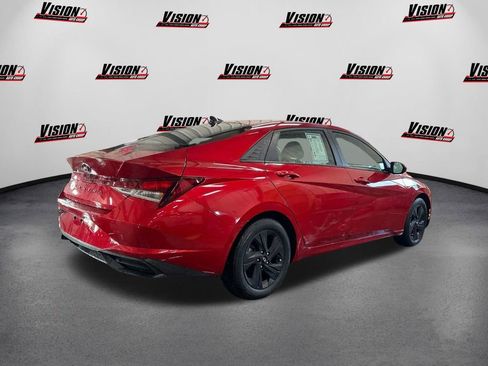 Used 2021 Hyundai Elantra SEL image 5