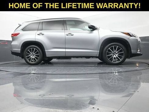 Used 2017 Toyota Highlander SE AWD/4WD image 43