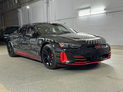 Used 2023 Audi RS e-tron GT image 3