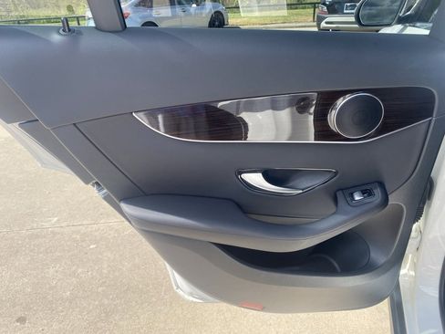 Used 2022 Mercedes-Benz GLC 300 image 14