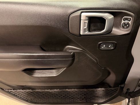Used 2021 Jeep Wrangler Unlimited Sport image 13