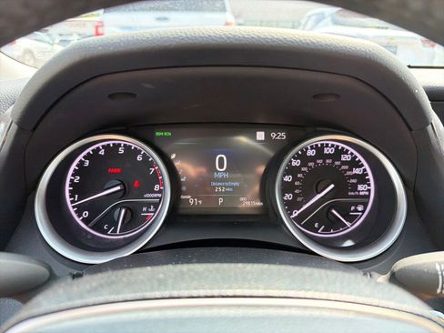 Used 2024 Toyota Camry XLE FWD image 17