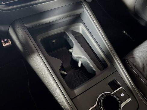 New 2025 Volkswagen Tiguan SE R-Line image 15