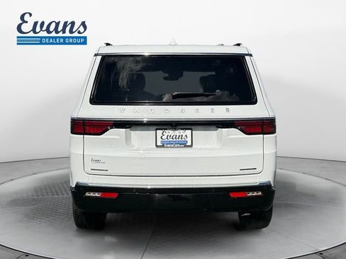Used 2023 Jeep Wagoneer Series III w/ Premium Group I AWD/4WD image 6